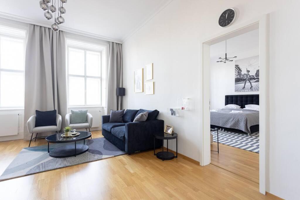 Franz 24 - Typical Viennese Apartment In The Heart Of Viena Exterior foto